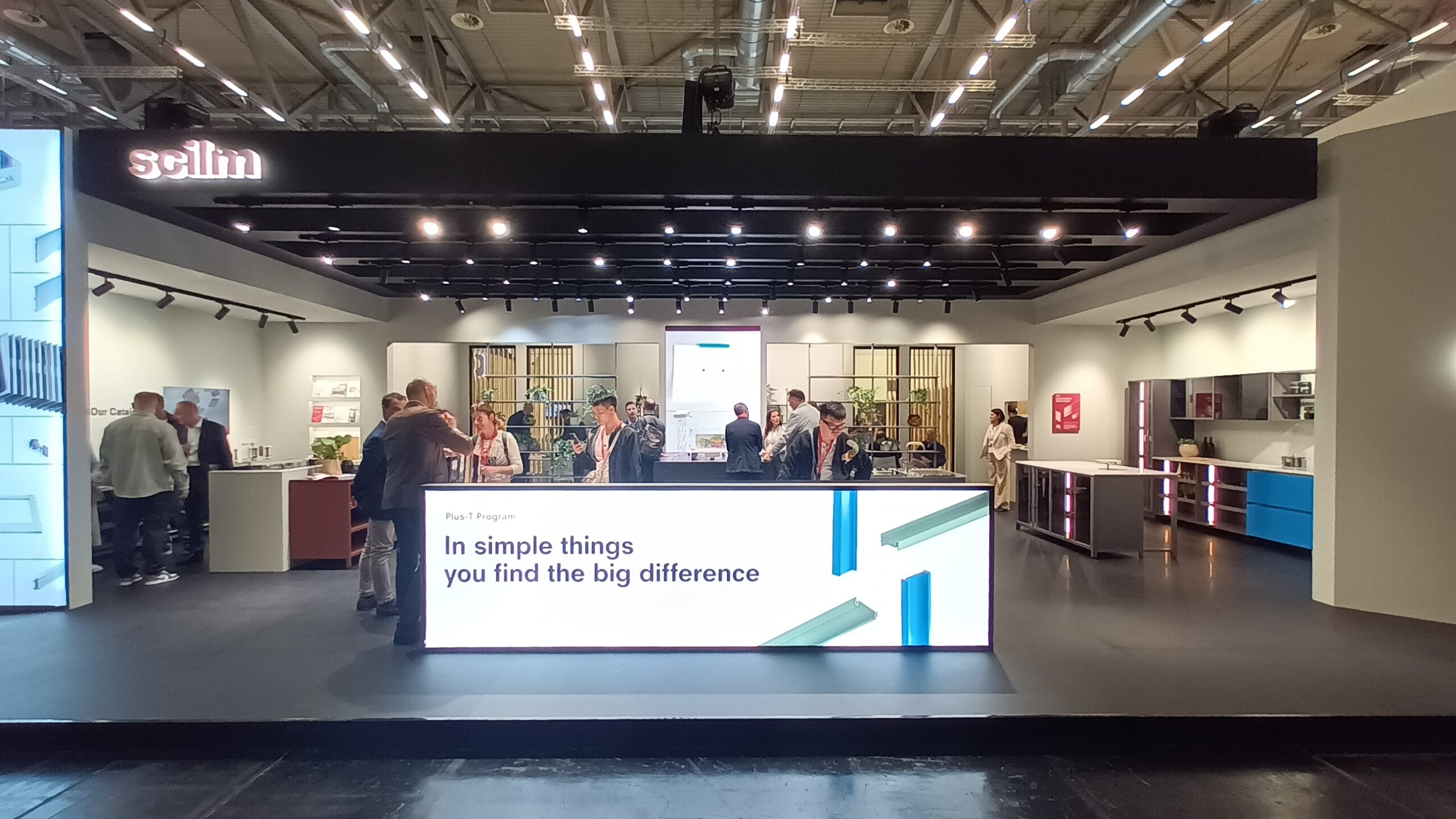 Stand_scilm_ stand_scilm_