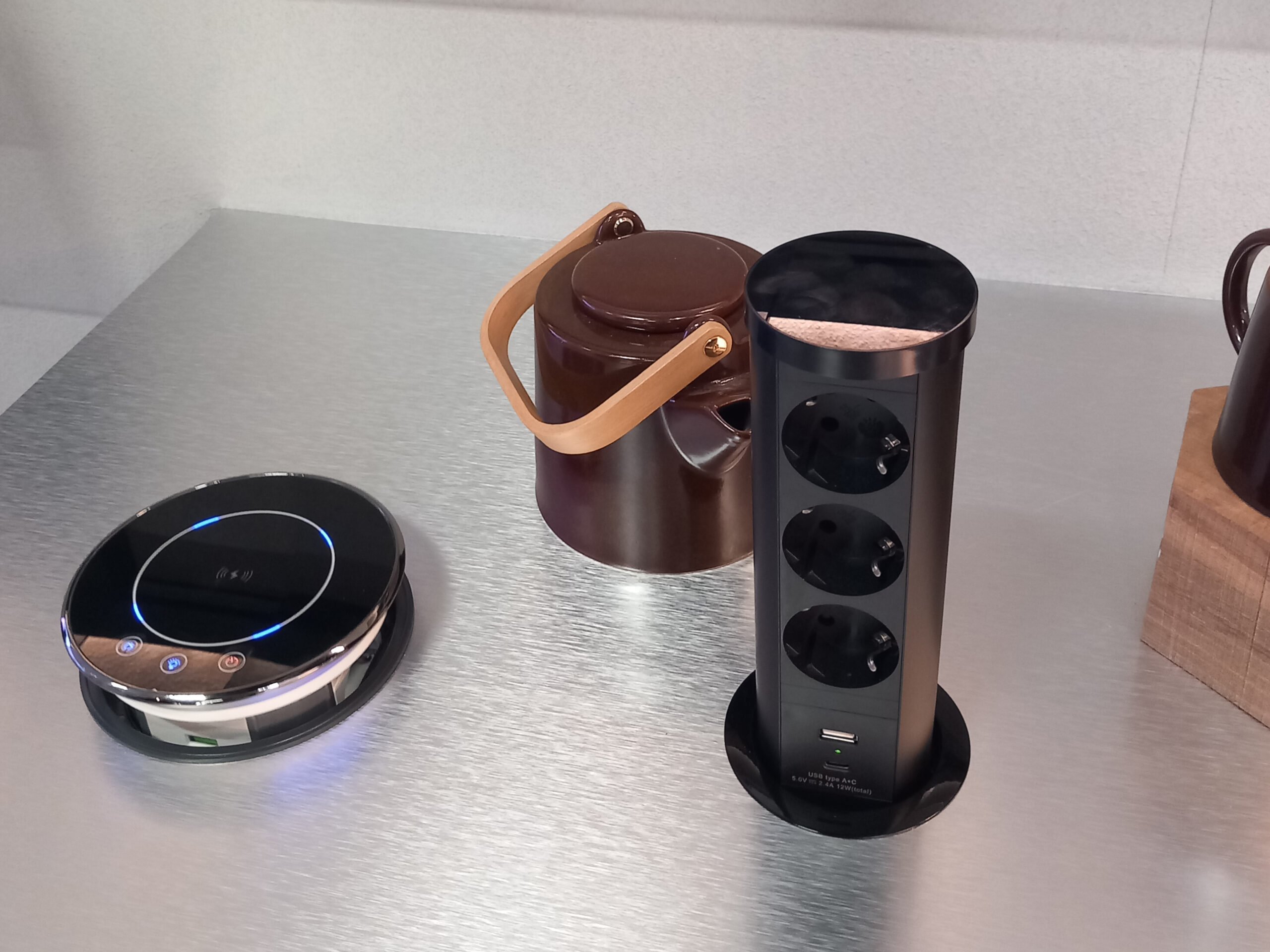 enchufe_sobre_encimera_L&S_